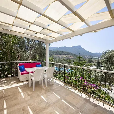 Lovely Flat With Pool And Nature View In Bodrum Golturkbuku
